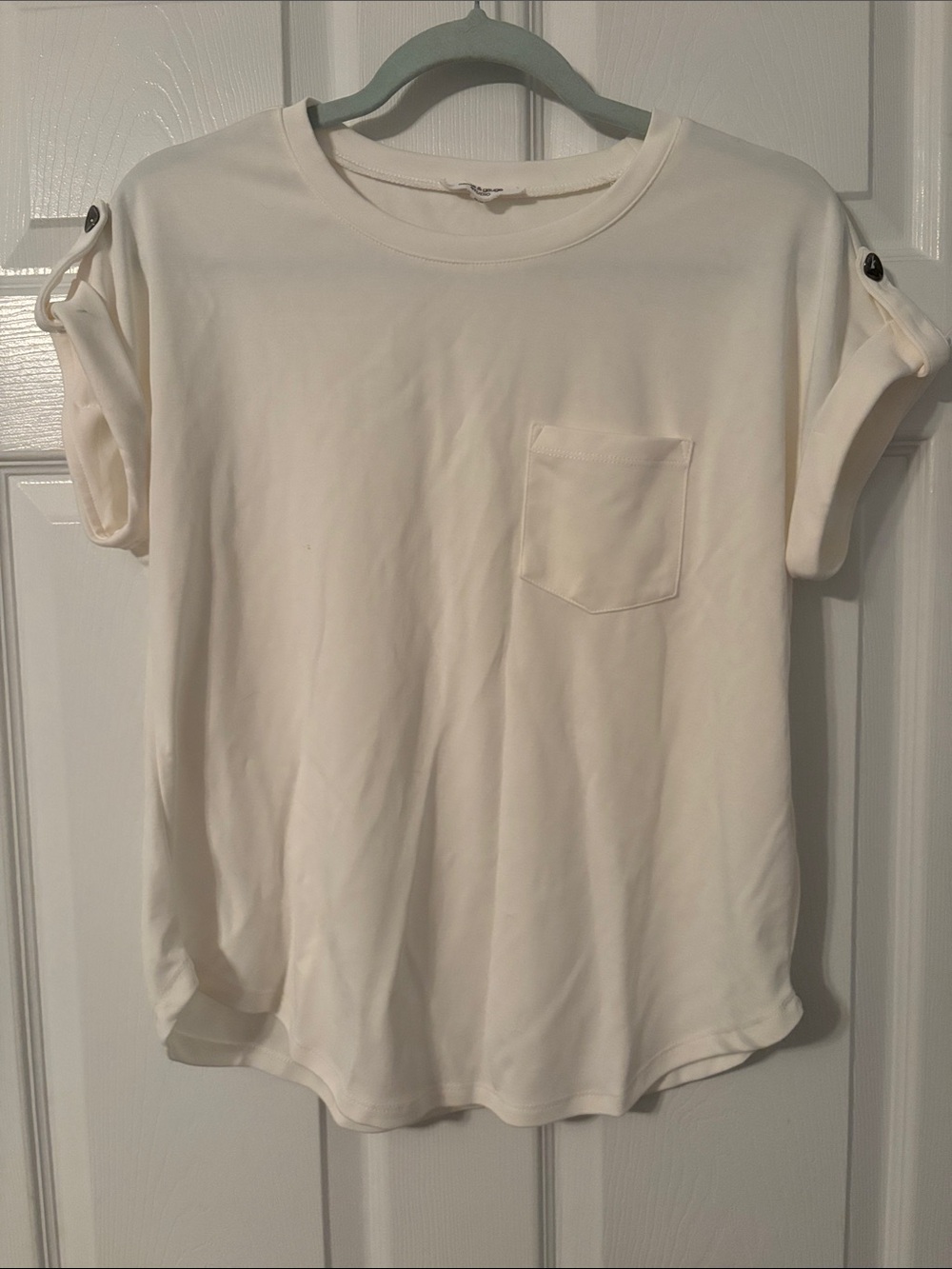 Cable & Gauge Cream Short Sleeve Pocket Tee with Button-Tab Sleeves